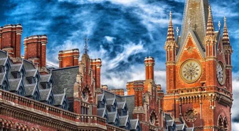 Oldest Building in England | Top 15 Buildings Still Standing